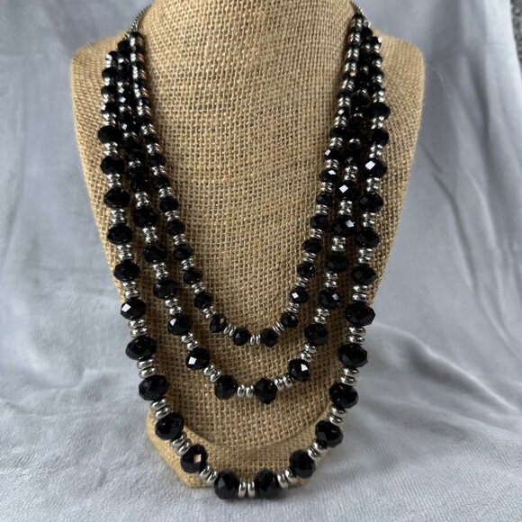 Black Faceted Beaded Necklace Three Strand Silver Tone Accents Vintage Classic - Picture 2 of 16